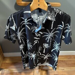 ROMWE NWT size medium US size 38 button up black-and-white palm short sleeve